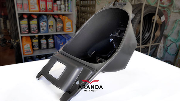 Carenagem de Moto - Baú Porta Capacete Biz 100, Biz 110 e Biz 125.