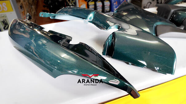 Carenagem de Moto - Titan 125 - 2000 a 2004.